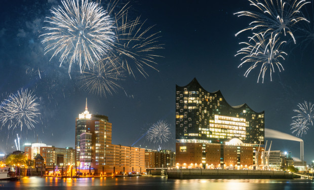 Teaser: Silvesterfeuerwerk über Hamburg mit Elbphilharmonie   