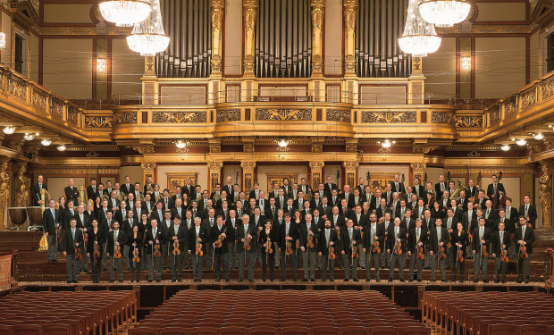 Gruppenbild der Wiener Philharmoniker im Musikverein Wien   
