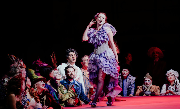 Szene aus "Turandot" am Staatstheater Wiesbaden