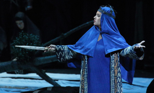 Szene aus "Norma" mit Sonya Yoncheva an der Bayerischen Staatsoper