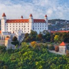 Schloss bei Bratislava am Abend