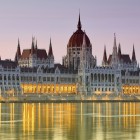 Blick auf das Ungarische Parlament in Budapest