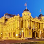 Nationaltheater in Zagreb am Abend