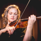 02: Portrait der Violinistin Hilary Hahn    
