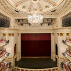 Blick auf den Zuschauerraum und die Bühne der Staatsoper Unter den Linden