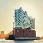 03: Die Elbphilharmonie in Hamburg bei Sonnenaufgang     