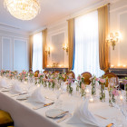 Der festliche eingedeckte Gereon-Salon im Hotel Ernst Köln