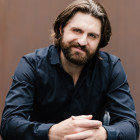 Portrait des Bariton Konstantin Krimmel