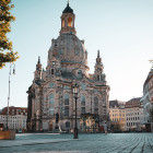Der Neumarkt in Dresden mit Blick auf die Frauenkirche