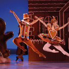 Szene aus "Der Nussknacker" am Opernhaus Leipzig
