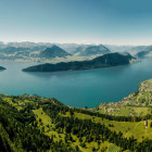 06: Panoramabild von der Rigi aus mit Vierwaldstättersee, Stanserhorn, Bürgenstock und Pilatus im Hintergrund     