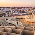 Blick über den Metropol Parasol auf die Altstadt von Sevilla