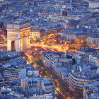 Stadtansicht von Paris mit Arc de Triomphe   