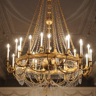 07: Festliche Stimmung mit Kronleuchter im Kaisersaal der Residenz Würzburg   