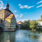 08: Brücke über die Regnitz mit Altem Rathaus in Bamberg   