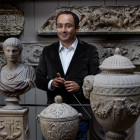 Portrait des Dirigenten Riccardo Minasi 