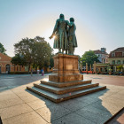 08 Weimar, Goethe- und Schillerdenkmal: 