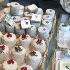 Käsevariationen auf einem Markt in der Provence