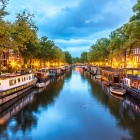 13 Amsterdam: 