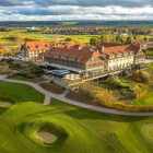 Teaser: Luftaufnahme vom Spa & GolfResort Weimarer Land mit Golfplatz   