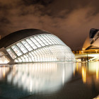 Valencias »Stadt der Künste und der Wissenschaften« mit "Palau de les Arts Reina Sofia« im Abendlicht 