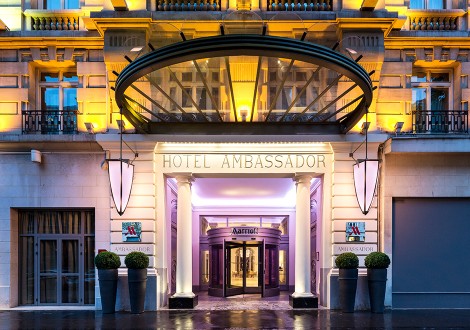 Eingang - Hotel Ambassador Paris Opéra