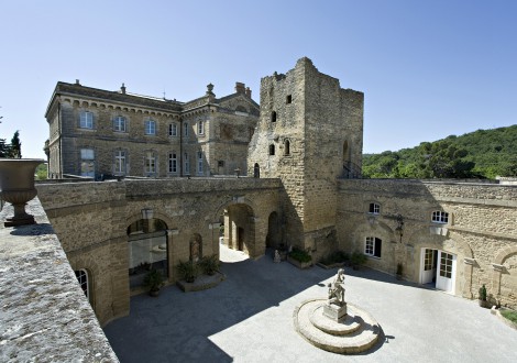 Chateau de Rochegude Aussenanlage