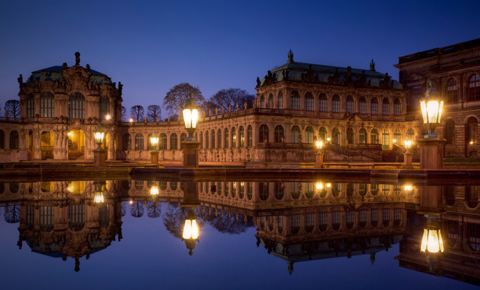 Der beleuchtete Zwinger in Dresden