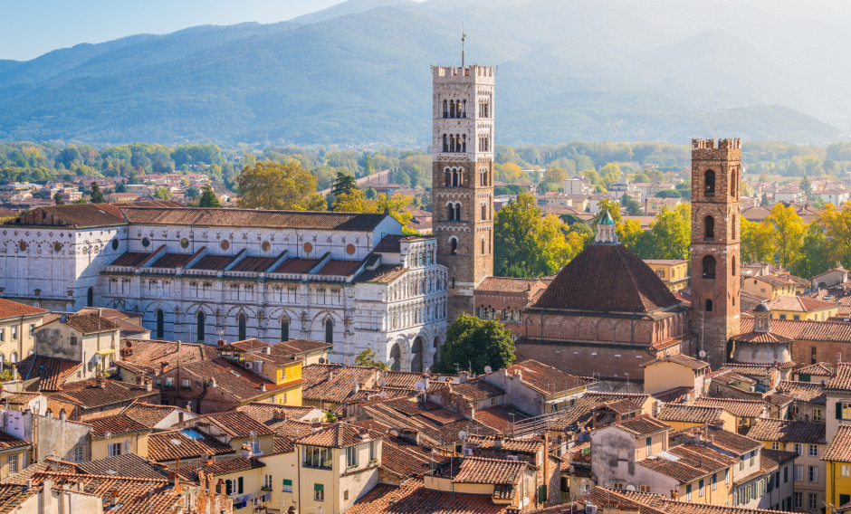 Stadtansicht von Lucca mit dem Dom San Martino    
