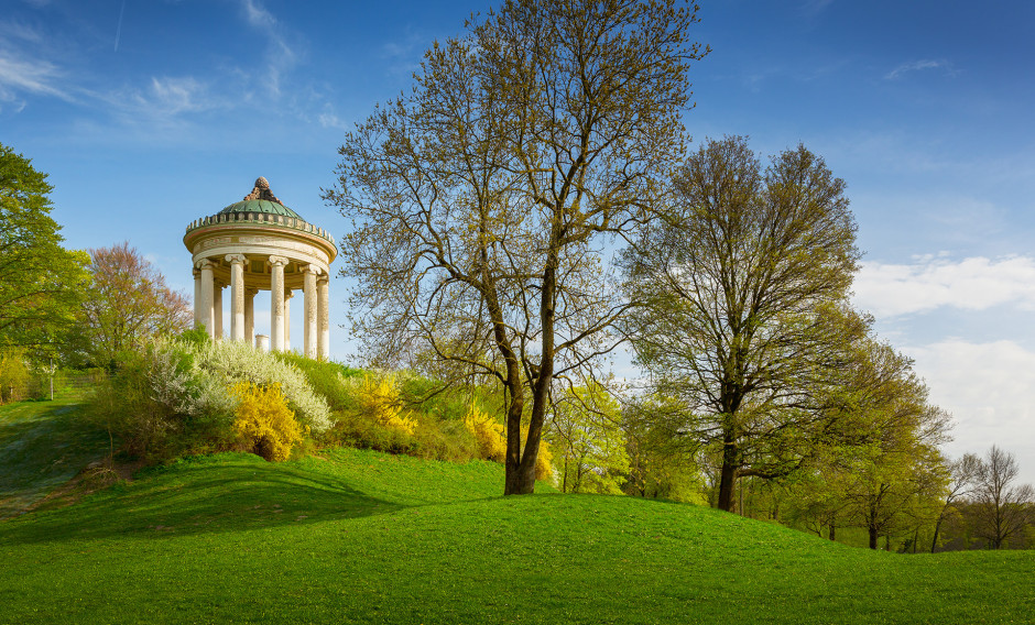 Der Monopteros-Tempel im Englischen Garten in München