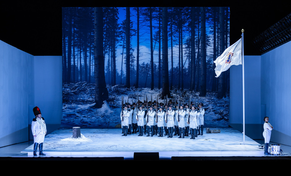 Szene aus "La Fille du régiment" Szene aus "La Fille du régiment" an der Bayerischen Staatsoper