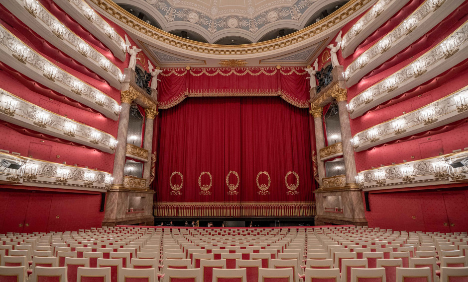 Nationaltheater München Blick auf die Bühne im Nationaltheater München