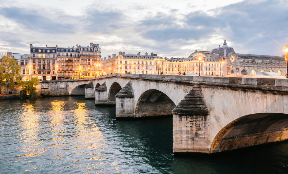 01 Paris: 
