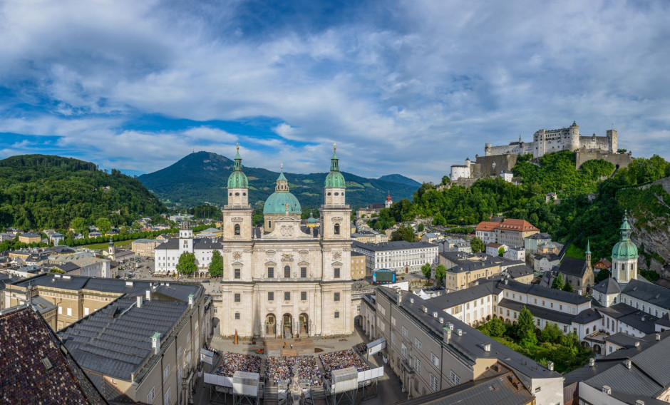 01 Salzburg, Domplatz, Jedermann-Bühne: 