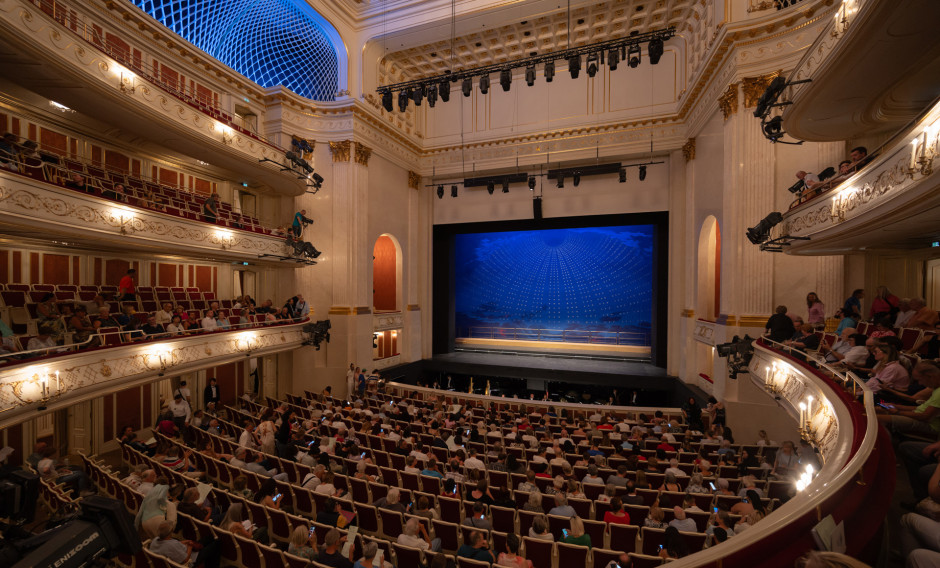 Staatsoper Unter den Linden Blick auf die Bühne der Staatsoper Unter den Linden bei der Aufführung "Die Zauberflöte"