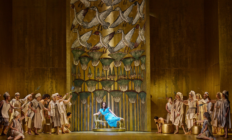 Szene aus "Aida" an der Semperoper Dresden