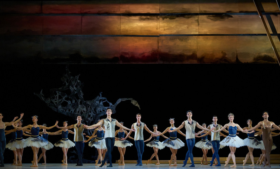 02 München, Bayerische Staatsoper, Szene aus "Tschaikowski Ouvertüren": 