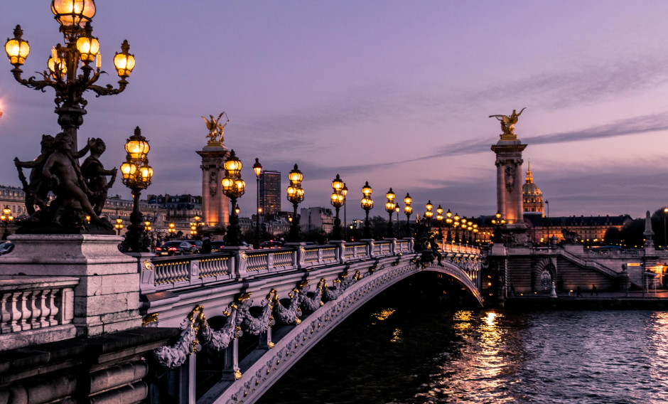 Paris Die Brücke Pont Alexandre III in Paris