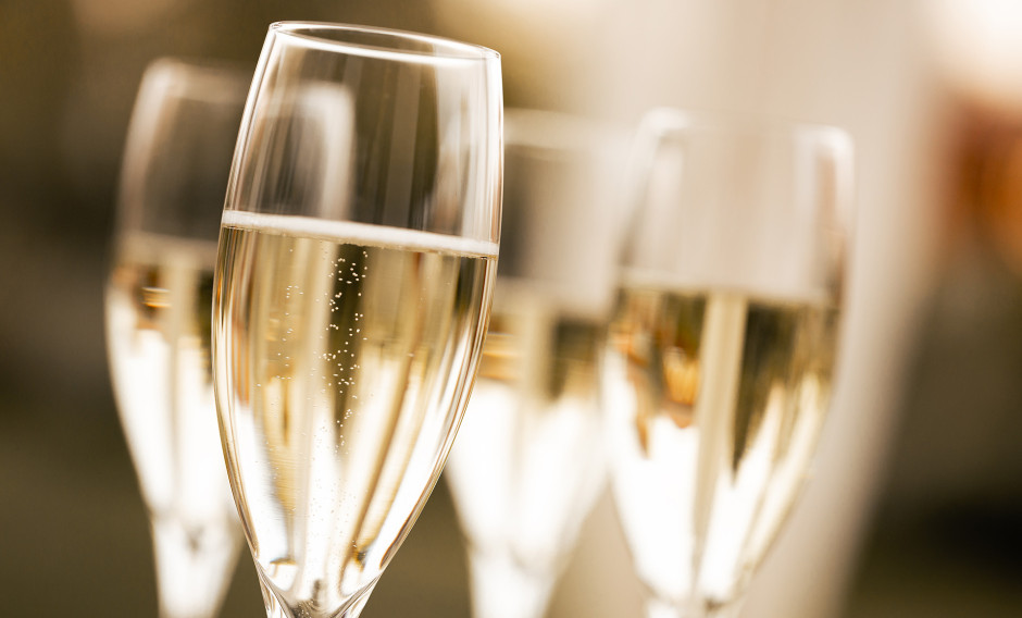 Champagnergläser an Silvester 