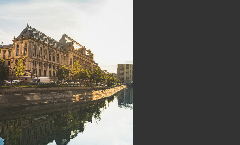 Bukarest Gebäude in Bukarest am Fluss Dâmbovița