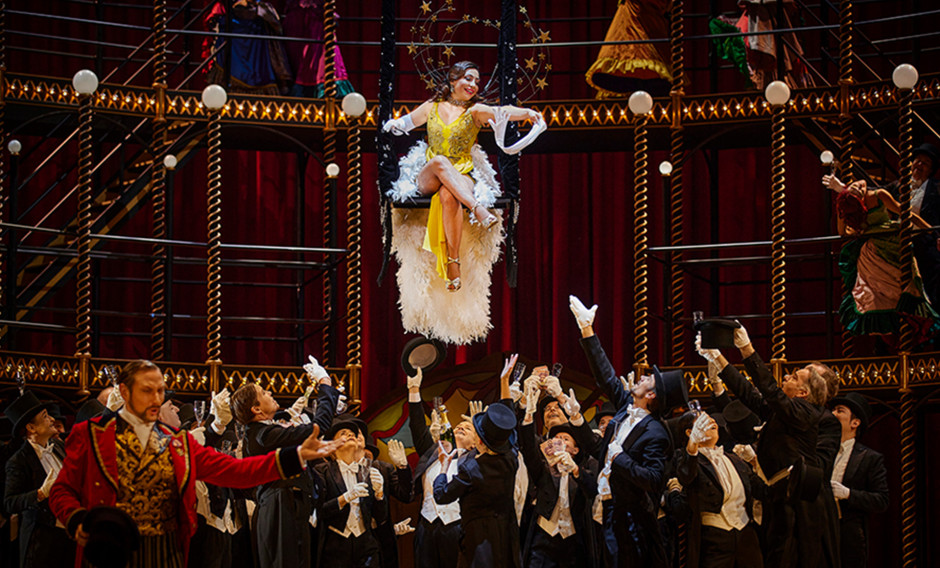 Szene aus "La Traviata" an der Semperoper Dresden  