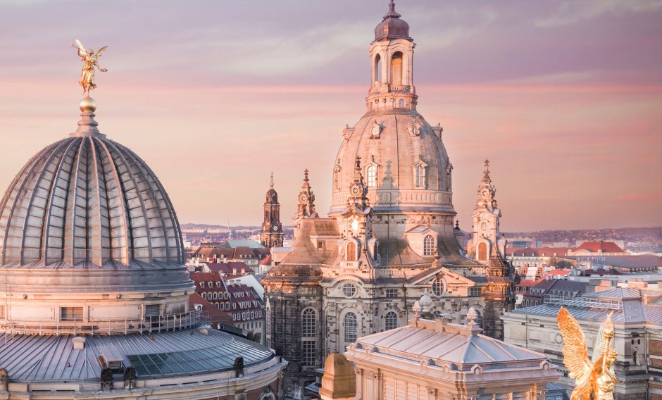 Blick über die Dächer von Dresden mit Frauenkirche