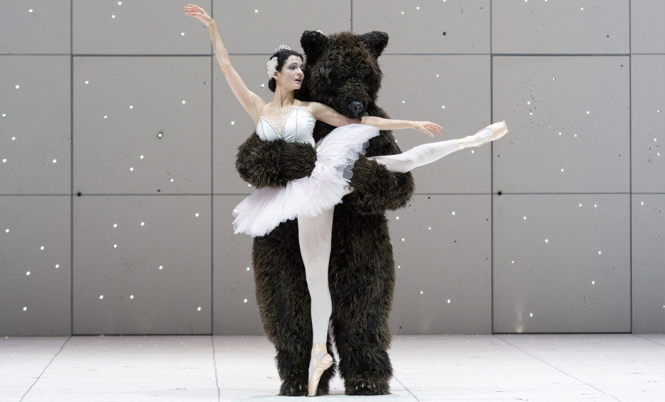 Szene aus "Die Nacht vor Weihnachten" an der Oper Frankfurt