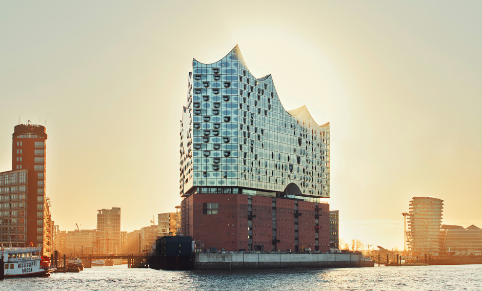 03: Die Elbphilharmonie in Hamburg bei Sonnenaufgang     