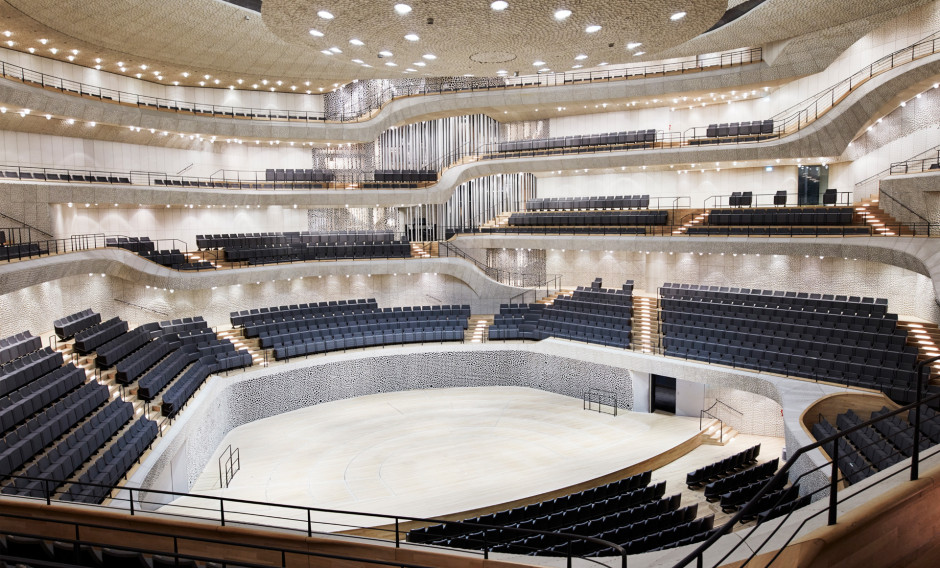 Elbphilharmonie Blick in den Saal der Elbphilharmonie Hamburg