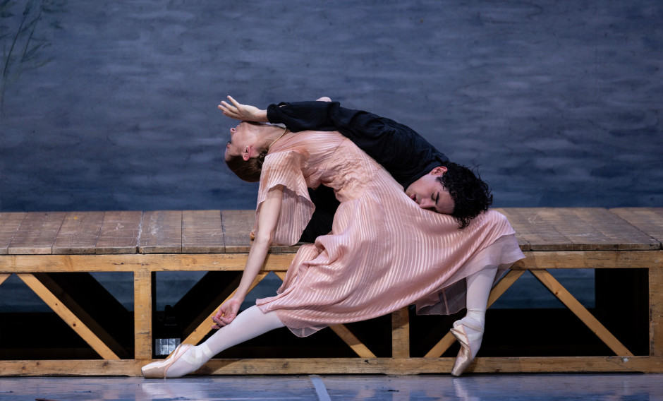 Szene aus dem Ballett "Die Möwe" an der Staatsoper Hamburg