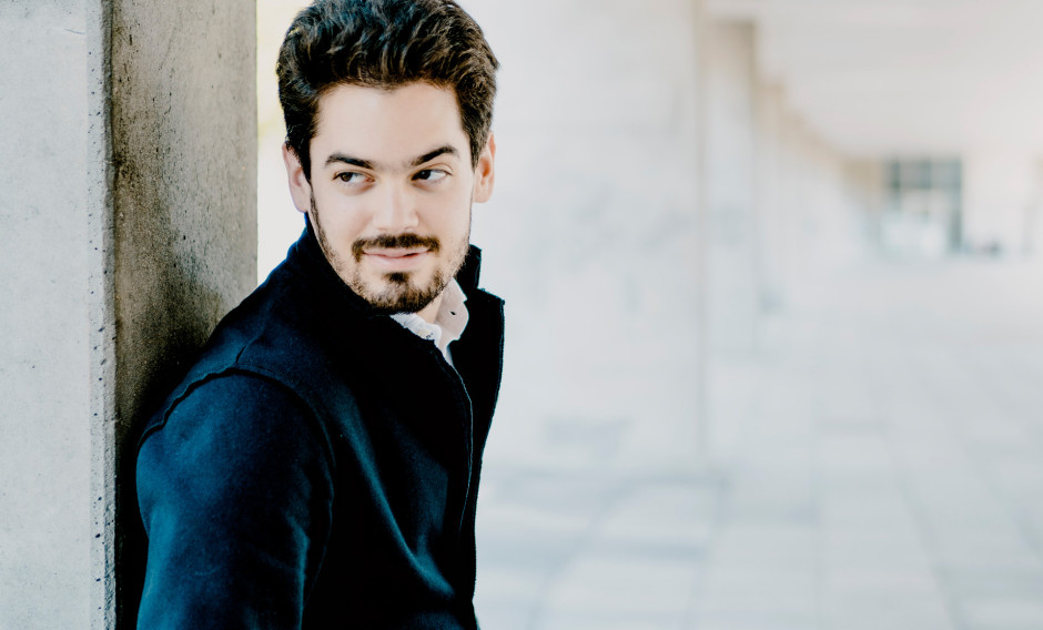Portrait des Dirigenten Lahav Shani