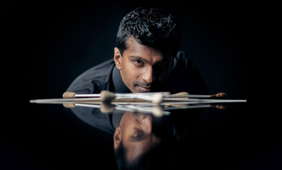 Portrait des Dirigenten Leslie Suganandarajah