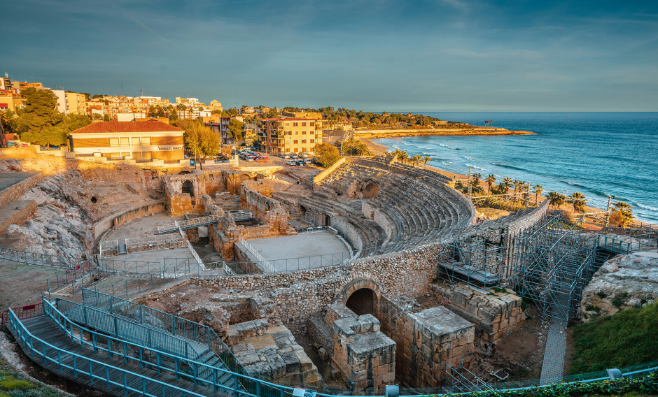 Stadtansicht von Tarragona mit römischem Amphitheater  