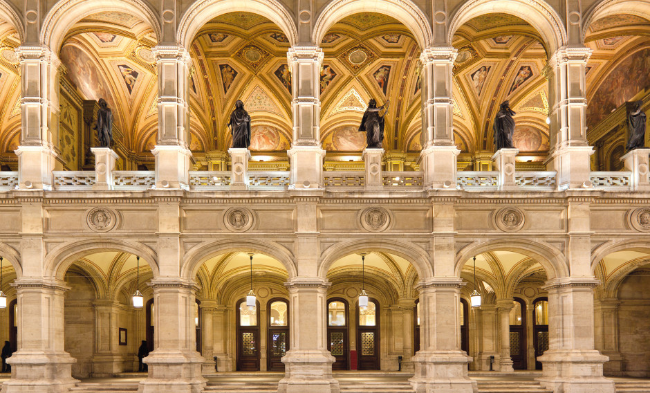 Fassade der Staatsoper in Wien